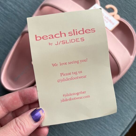 J Slides Beach Slides - Picture 7 of 7